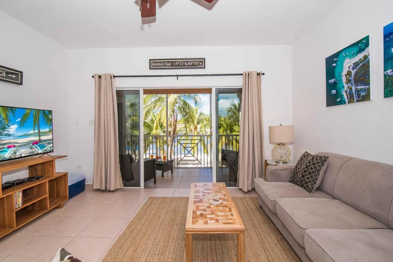 Korner Kai Condo Driftwood Village 0*,  Kaimaninseln