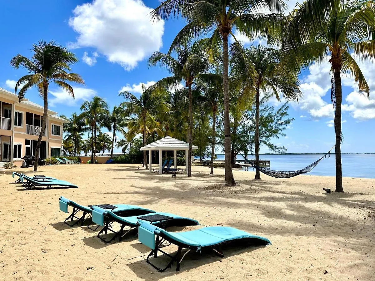 Korner Kai Condo Driftwood Village Kaimaninseln
